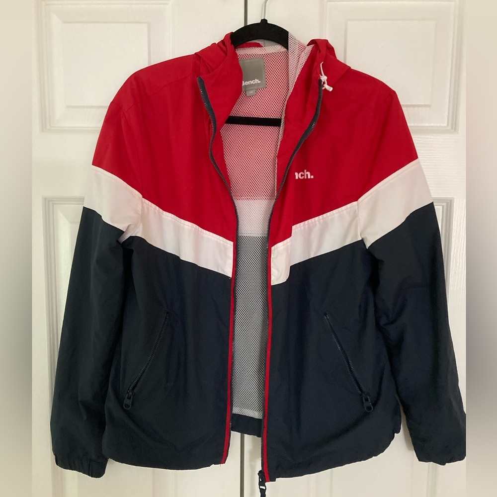 Bench wind jacket